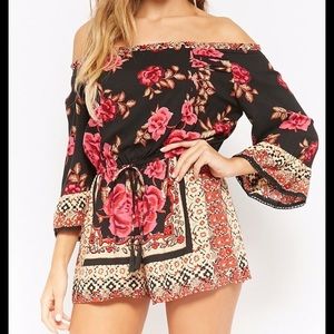 ANGIE OFF THE SHOULDER FLORAL ROMPER sz L